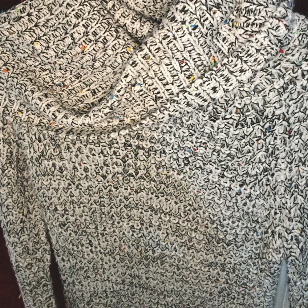 Turtle Neck Dress - Picture 2 of 4